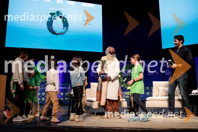 Sadhguru v Sloveniji, predavanje Rešimo prst (Save Soil)