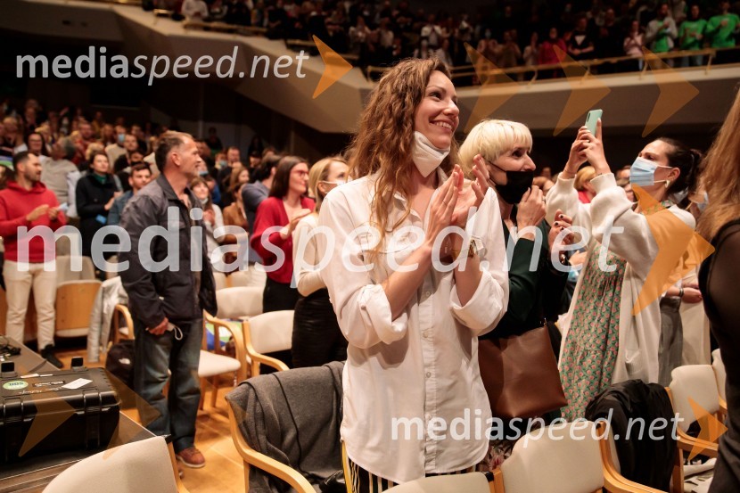  Anja  Komučar, Pop TVSadhguru v Sloveniji, predavanje Rešimo prst (Save Soil)