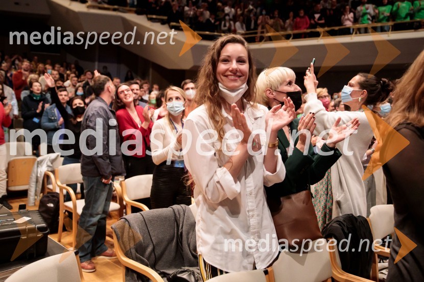  Anja  Komučar, Pop TVSadhguru v Sloveniji, predavanje Rešimo prst (Save Soil)