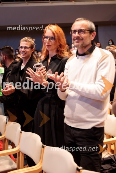  Juš Lesjak;  Iza Sia Login, podjetnica;  Samo Login, podjetnikSadhguru v Sloveniji, predavanje Rešimo prst (Save Soil)