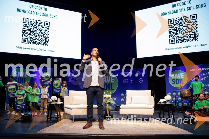  Vid  Valič, stand-up komik, voditeljSadhguru v Sloveniji, predavanje Rešimo prst (Save Soil)