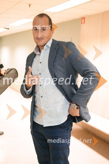  Vid  Valič, stand-up komik, voditeljSadhguru v Sloveniji, predavanje Rešimo prst (Save Soil)