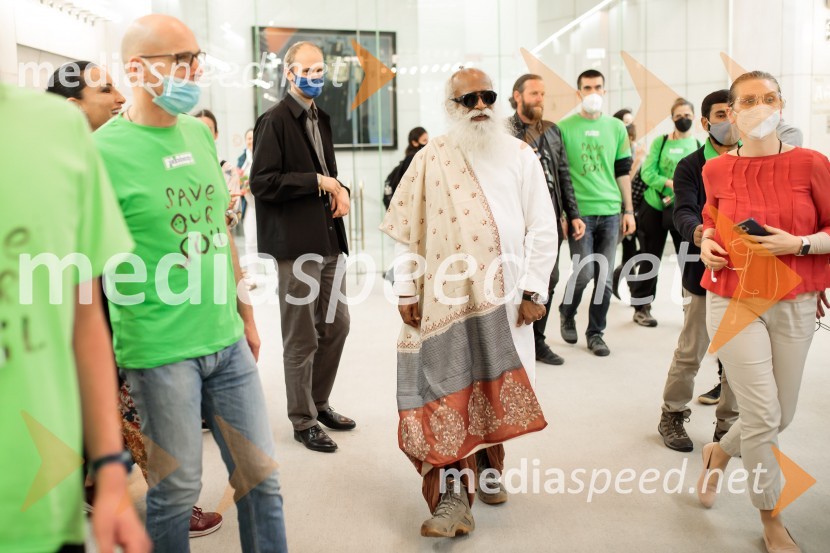 Sadhguru v Sloveniji, predavanje Rešimo prst (Save Soil)