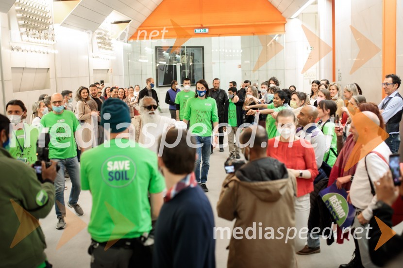 Sadhguru v Sloveniji, predavanje Rešimo prst (Save Soil)