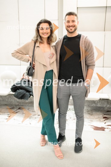  Nina Zadravec;  Klemen Selaković, Aidea podcastSadhguru v Sloveniji, predavanje Rešimo prst (Save Soil)