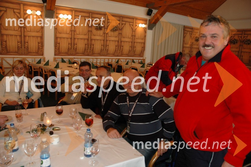 ..., Bruno Juriševič, direktor podjetja Barede d.o.o., Rudi Turk, bivši košarkarski sodnik, Milan Skok, Zavarovalnica Triglav in Zvonko Murgelj, direktor podjetja Vital Mestinje1. VIP CUP UNITUR 2008