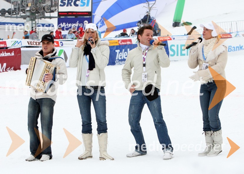 Skupina Atomik Harmonik
(nedeljski slalom)42. Zlata lisica