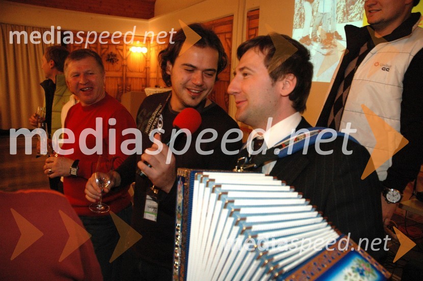 Oleg Kankov, poslanec ruske dume, Andraž Hribar, pevec in Robert Goter, svetovni prvak v igranju harmonike1. VIP CUP UNITUR 2008