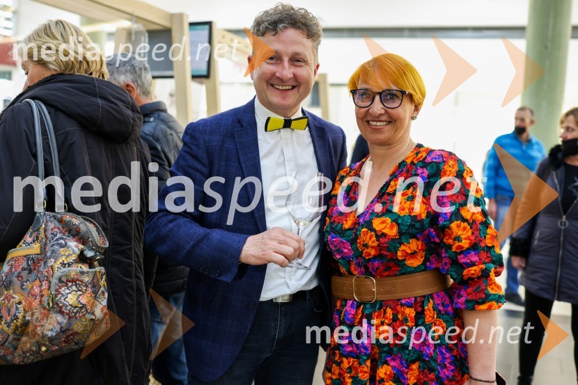  Danilo Steyer,   vinar, Steyer Vina; vinski vitez, predsednik Vinske reprezentance Slovenije;  Nena Horvat, vodja marketinga Citycenter CeljePubeci v Citycentru Celje