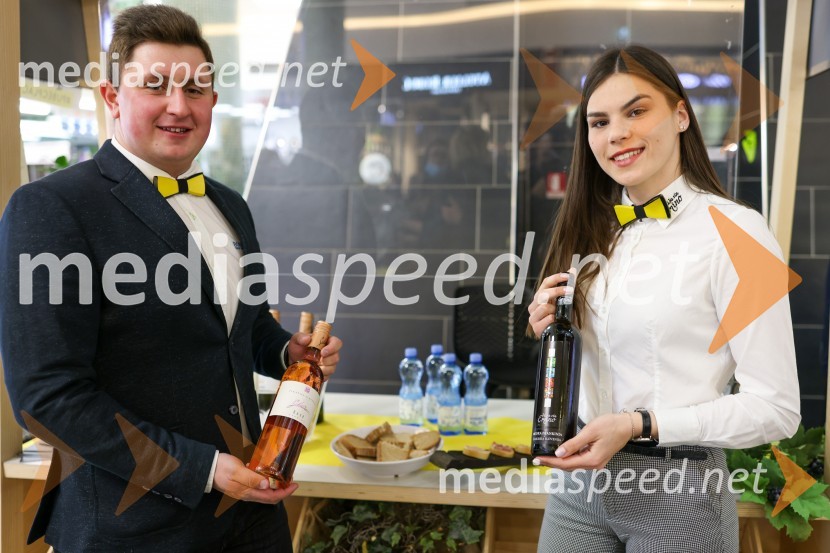  Aljaž  Leber, Vino Leber;  ... Pubeci v Citycentru Celje