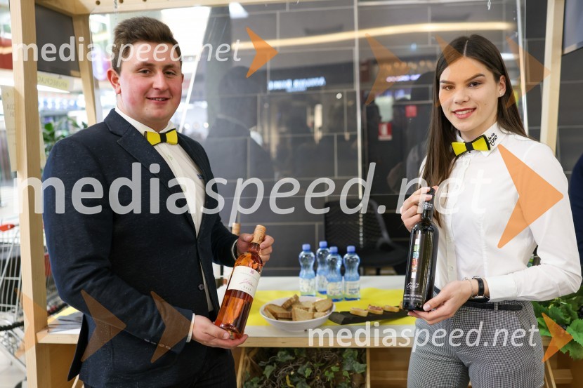  Aljaž  Leber, Vino Leber;  ... Pubeci v Citycentru Celje