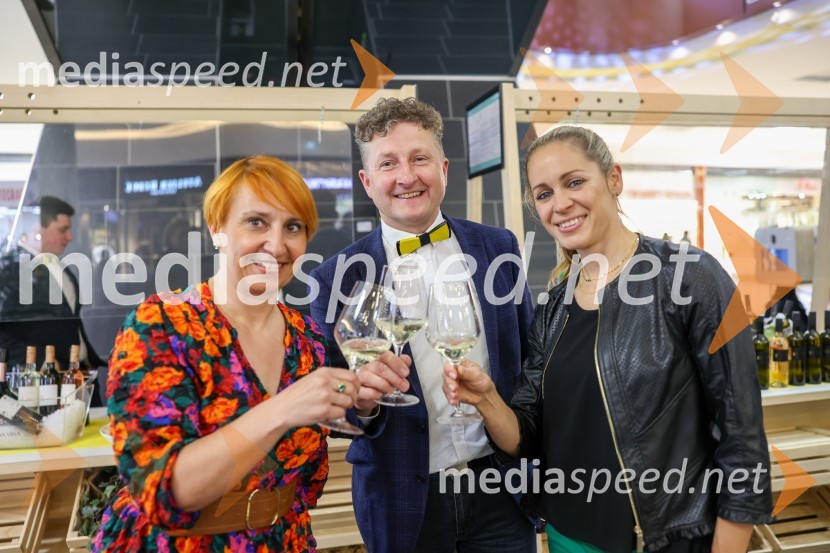  Nena Horvat, vodja marketinga Citycenter Celje;  Danilo Steyer,   vinar, Steyer Vina; vinski vitez, predsednik Vinske reprezentance Slovenije;  ... Pubeci v Citycentru Celje