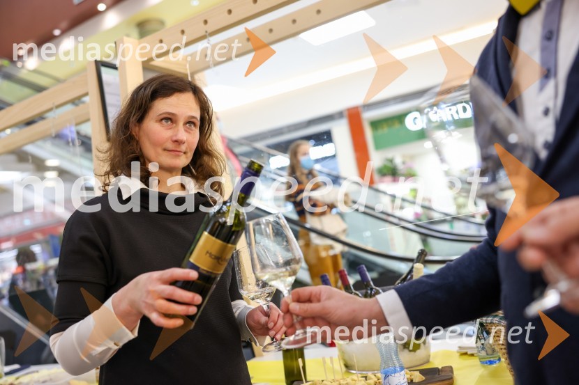  Sabina Horvat Goropevšek, Vino HorvatPubeci v Citycentru Celje