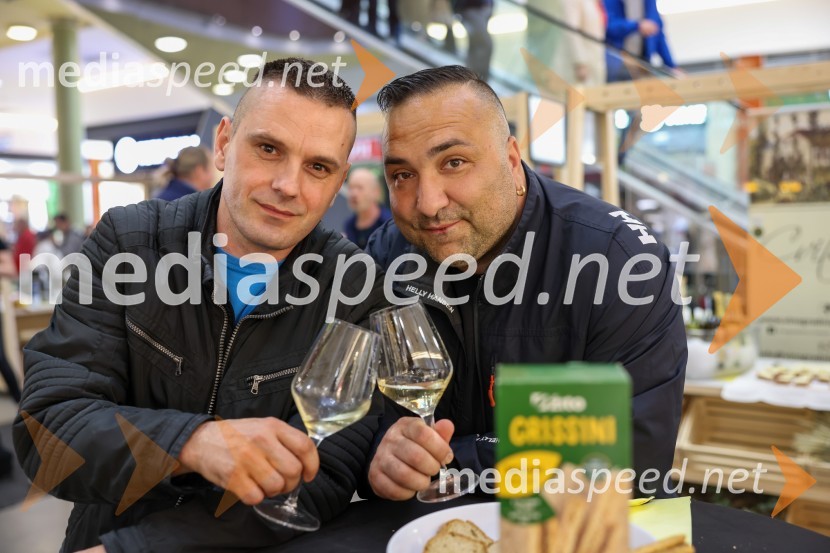 Pubeci v Citycentru Celje