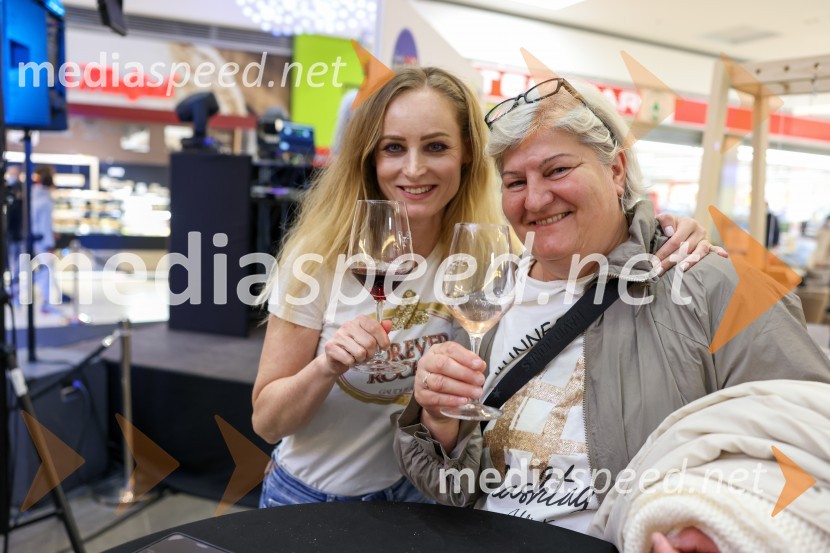 Pubeci v Citycentru Celje