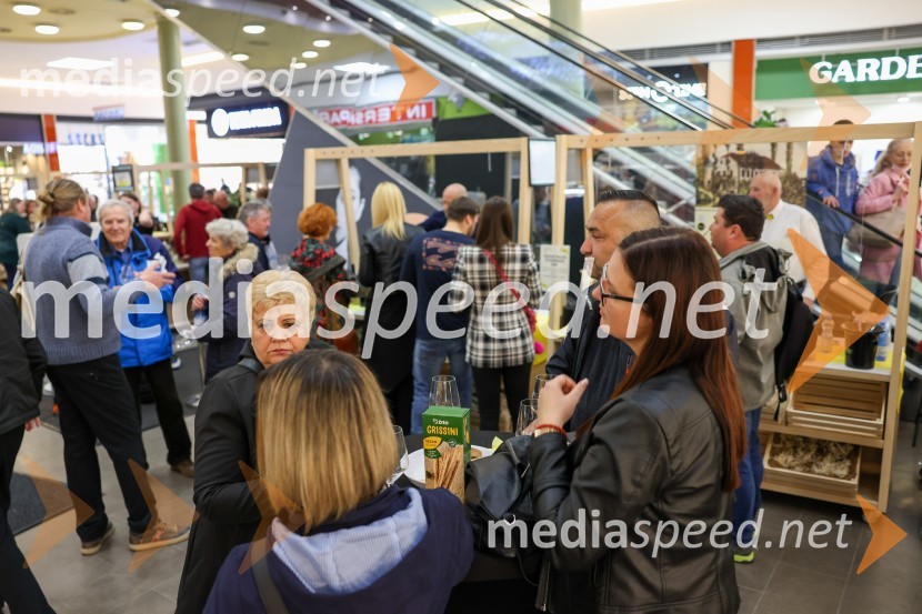 Pubeci v Citycentru Celje