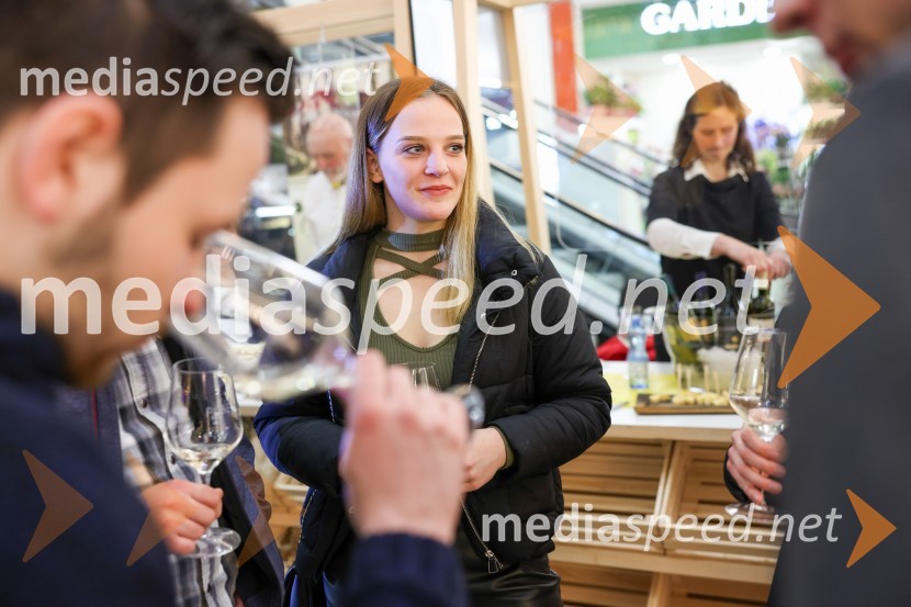 Pubeci v Citycentru Celje
