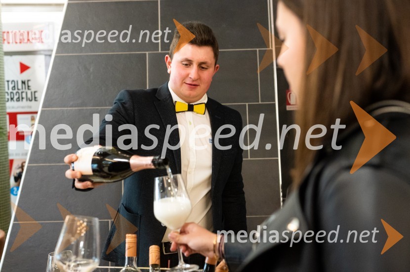  Aljaž  Leber, Vino LeberPubeci v Citycentru Celje