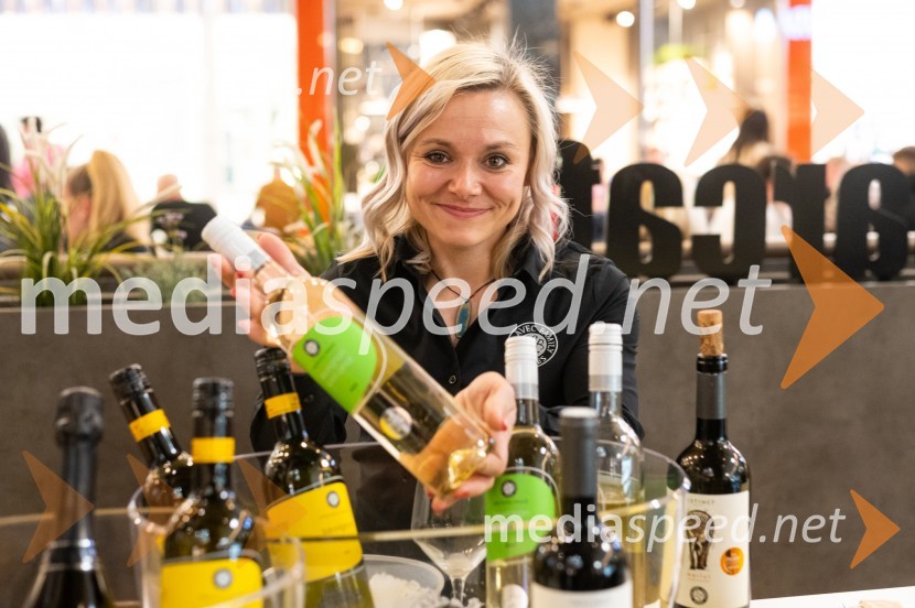  Staša Žičkar Pubeci v Citycentru Celje