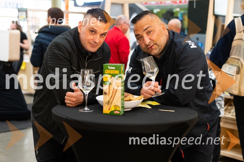 Pubeci v Citycentru Celje