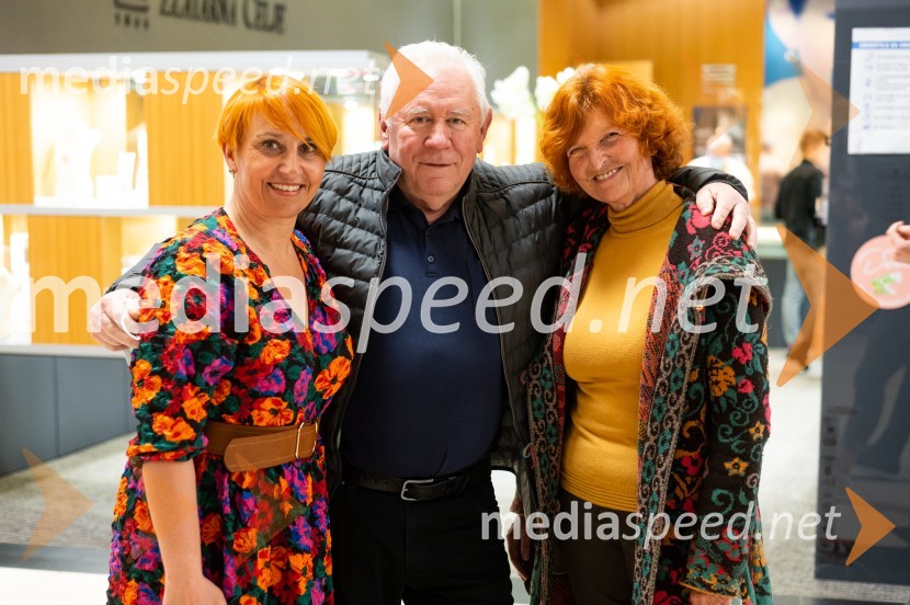  Nena Horvat, vodja marketinga Citycenter Celje;  Zvone  Aleš  ;  Branka Aleš, nekdanja računovodkinja SLG CeljePubeci v Citycentru Celje