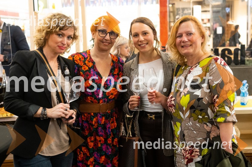  Sonja Rigler, stilistka;  Nena Horvat, vodja marketinga Citycenter Celje;  ... ;  ... Pubeci v Citycentru Celje