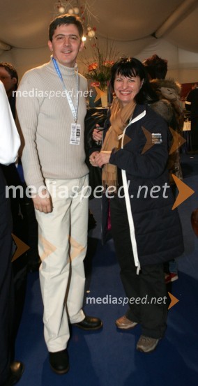 Božidar Novak, direktor komunikacijske skupine SPEM in Helena Cvikl, direktorica Višje strokovne šole za gostinstvo in turizem v Mariboru 
(nedeljski slalom)42. Zlata lisica