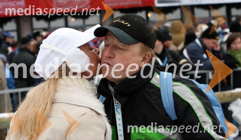 Špela Grošelj, Atomik Harmonik in Gorazd Elvič Gogi, Net Tv
(nedeljski slalom)42. Zlata lisica