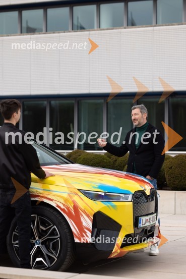 Zaključek natečaja in predstavitev zmagovalne umetniške preobrazbe BMW iX