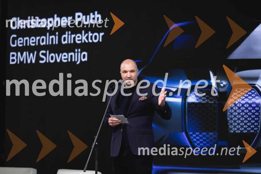  Christopher Puth, generalni direktor, BMW SlovenijaZaključek natečaja in predstavitev zmagovalne umetniške preobrazbe BMW iX