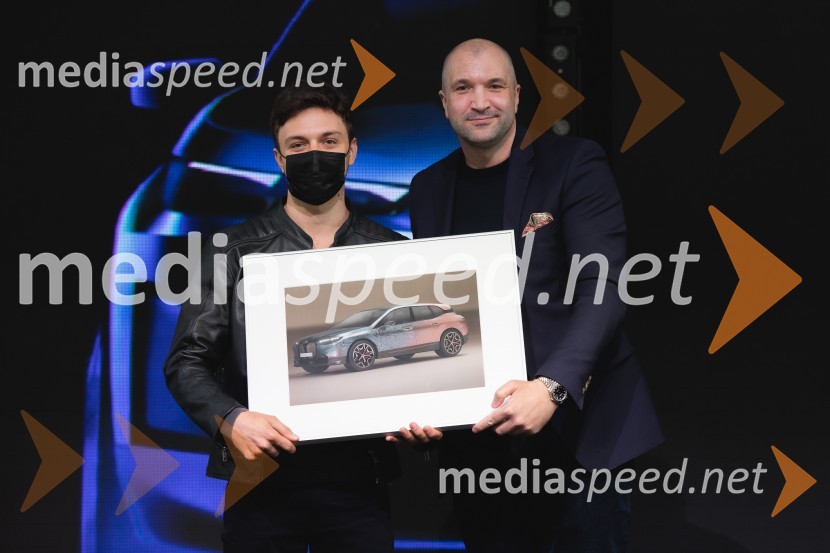  Bor Jarh, industrijski oblikovalec;  Christopher Puth, generalni direktor, BMW SlovenijaZaključek natečaja in predstavitev zmagovalne umetniške preobrazbe BMW iX