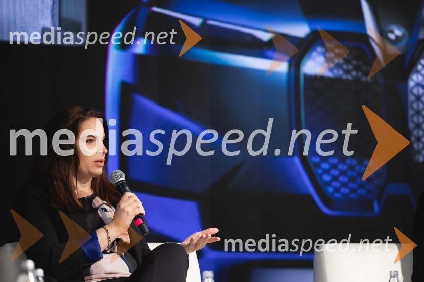  Maša Gala, umetnicaZaključek natečaja in predstavitev zmagovalne umetniške preobrazbe BMW iX