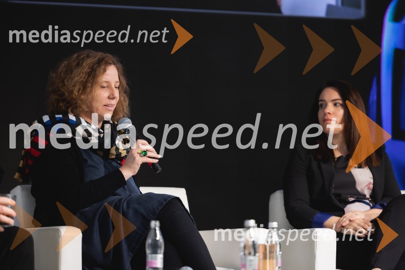  Alenka Gregorič, umetnostna zgodovinarka, kustosinja in pisateljicaZaključek natečaja in predstavitev zmagovalne umetniške preobrazbe BMW iX