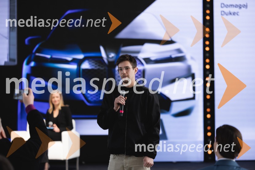  Urban Klinkon, magistrski študent ALOUZaključek natečaja in predstavitev zmagovalne umetniške preobrazbe BMW iX