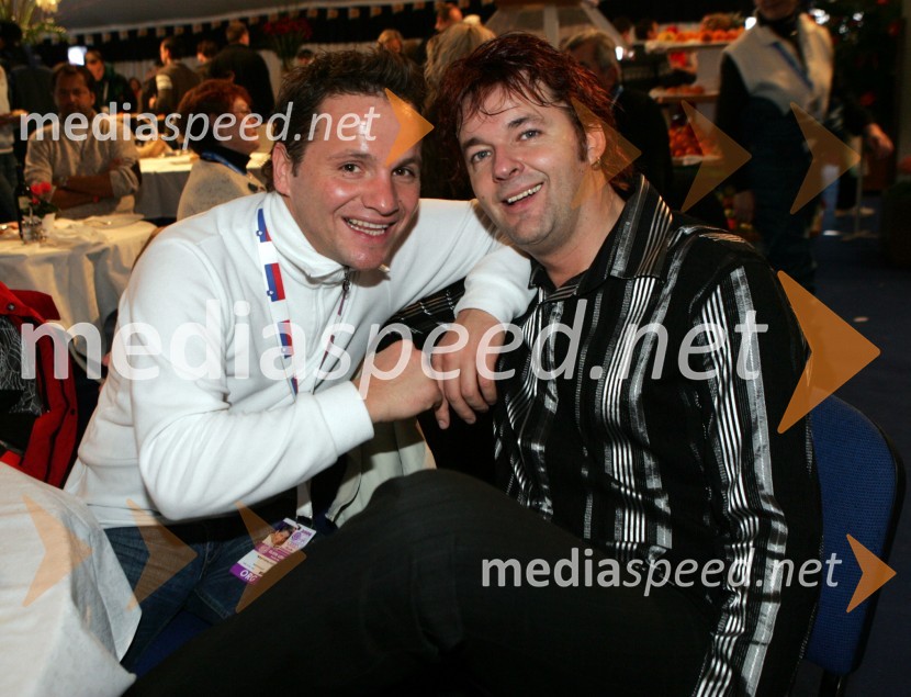 Jani Pavec, Atomik Harmonik in Simon Gomilšek, Duo Platin
(nedeljski slalom)42. Zlata lisica