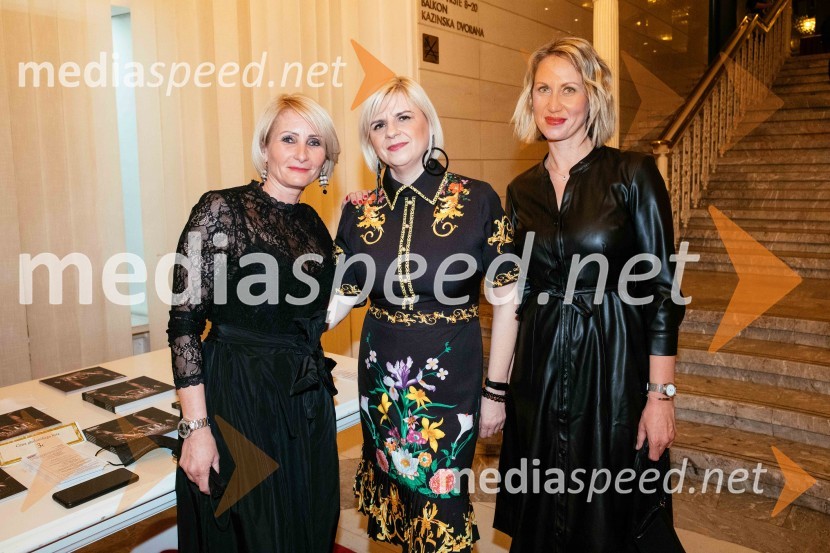  Anja  Žižek, marketing SNG Maribor;  Darja Čižek, marketing SNG Maribor;  Mateja Kožuh, producentka Opere in Baleta SNG Maribor, akordeonistkaSvatba & posvetitev pomladi, premiera baleta Edwarda Cluga