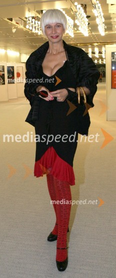 Barbra Drnač, plesna novinarka in urednica oddaje Parada plesaMiss Slovenije 2005, finale