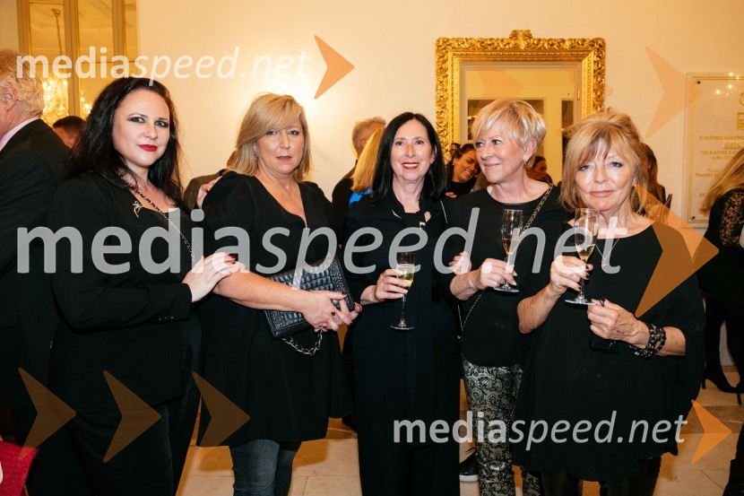  Mojca Potrč, pevkaSvatba & posvetitev pomladi, premiera baleta Edwarda Cluga