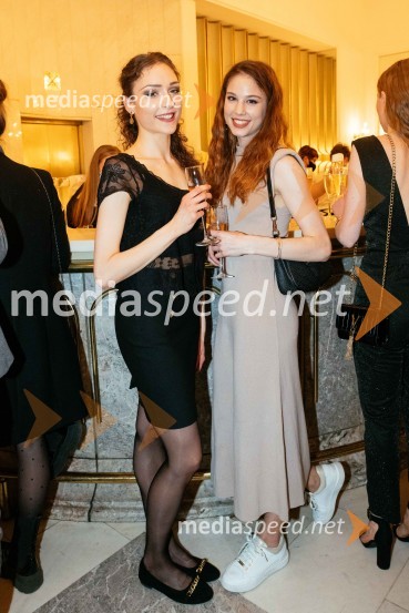  Monja Obrul, baletna plesalka;  Tea Bajc, balerinaSvatba & posvetitev pomladi, premiera baleta Edwarda Cluga