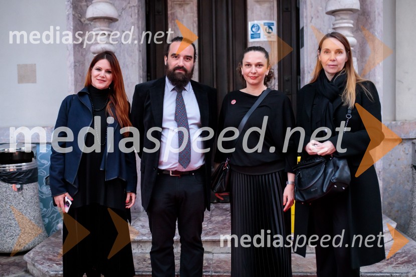  Eva Belčič, vodja marketinga in odnosov z javnostmi, Prešernovo gledališče Kranj;   Jure Novak, režiser, direktor, Prešernovo gledališče Kranj;  ... ;  ... Sklepna slovesnost 52. tedna slovenske drame