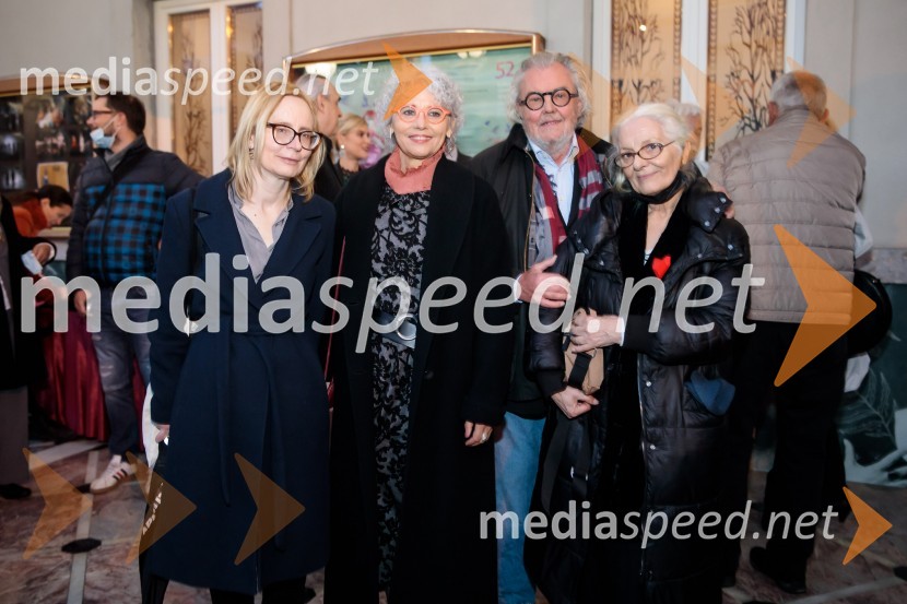  Petra Vidali, urednica kulture, Večer;  Alja Predan, dramaturginja SLG Celje, nekdanja umetniška direktorica Festivala Borštnikovo srečanje;  ... ;  Barbara BerceSklepna slovesnost 52. tedna slovenske drame