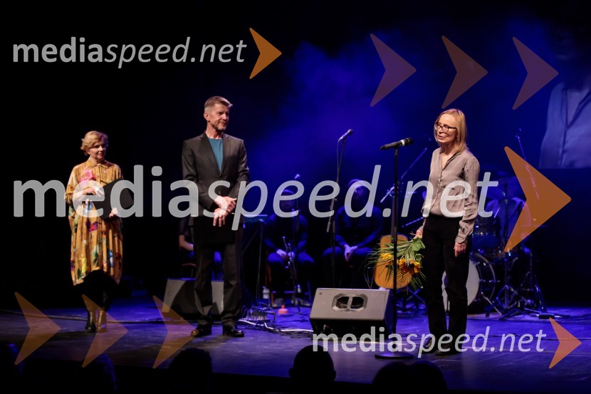  Vesna  Slapar, igralka;  Borut  Veselko, igralec;  Petra Vidali, urednica kulture, VečerSklepna slovesnost 52. tedna slovenske drame