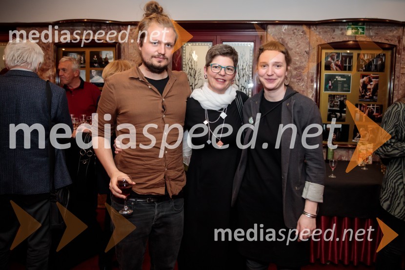  Žiga  Divjak, režiser;  Mirjam Drnovšček, direktorica, SNG Nova Gorica;  Katarina Morano, režiserka, dramaturginjaSklepna slovesnost 52. tedna slovenske drame