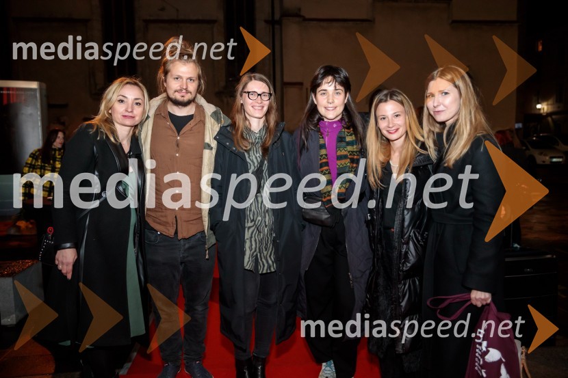  Tina Dobnik, producentka MASKA;  Žiga  Divjak, režiser;  Barbara Petrovič, vodja marketinga in odnosov za javnostmi SLG Celje;  ... ;  Nina Rajič Kranjac, gledališka režiserka;  ... Sklepna slovesnost 52. tedna slovenske drame