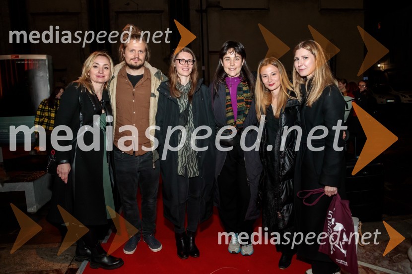  Tina Dobnik, producentka MASKA;  Žiga  Divjak, režiser;  Barbara Petrovič, vodja marketinga in odnosov za javnostmi SLG Celje;  ... ;  Nina Rajič Kranjac, gledališka režiserka;  ... Sklepna slovesnost 52. tedna slovenske drame