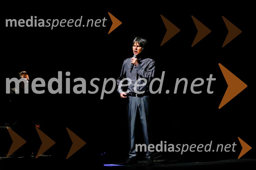 izr. prof. Cveto Kobal, flavtist in pedagogLaibach: Mi smo narod, koncert