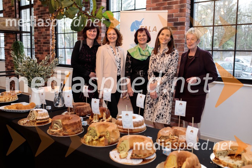  ... ;  Janja Štrumbelj, La Potica;  Mirjam Kavčič, direktorica Lesaffre Slovenija;  ... ; mag. Marlena Skvarča, višja predavateljica za področje prehrane na Oddelku za živilstvo, Biotehniška fakulteta, Univerza v LjubljanMojster potice - Fala kraljice 2022