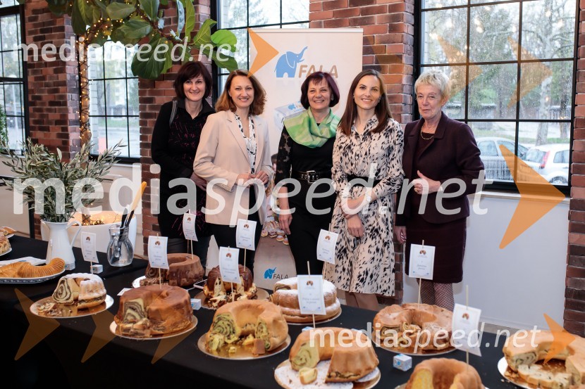  ... ;  Janja Štrumbelj, La Potica;  Mirjam Kavčič, direktorica Lesaffre Slovenija;  ... ; mag. Marlena Skvarča, višja predavateljica za področje prehrane na Oddelku za živilstvo, Biotehniška fakulteta, Univerza v LjubljanMojster potice - Fala kraljice 2022