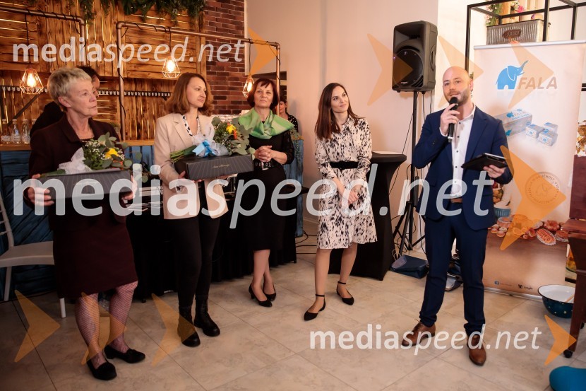 mag. Marlena Skvarča, višja predavateljica za področje prehrane na Oddelku za živilstvo, Biotehniška fakulteta, Univerza v Ljubljan;  Janja Štrumbelj, La Potica;  Mirjam Kavčič, direktorica Lesaffre Slovenija;  ... ;  ... Mojster potice - Fala kraljice 2022