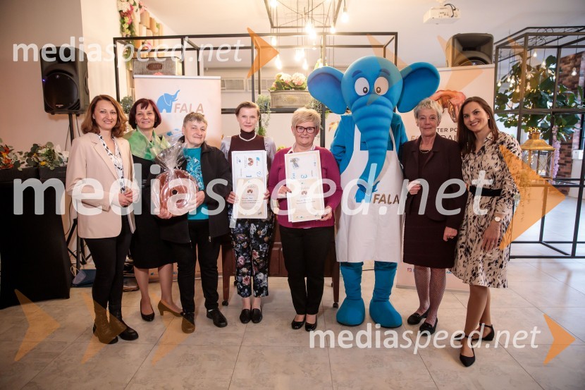  Janja Štrumbelj, La Potica;  Mirjam Kavčič, direktorica Lesaffre Slovenija;  Božica Bergant ;  Nataša Kne;  Marija  Špitaler; mag. Marlena Skvarča, višja predavateljica za področje prehrane na Oddelku za živilstvo, Biotehniška fakulteta, Univerza v Ljubljan;  ... Mojster potice - Fala kraljice 2022